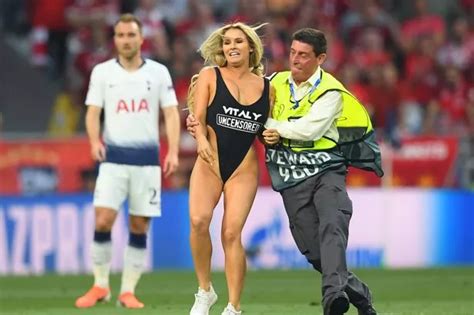 kinsey wolanski topless|Champions League streaker shows her body has still got it in。